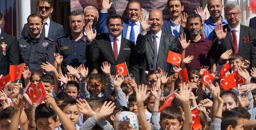 Şuhut'ta İlköğretim Haftası Coşku İle Kutlandı.