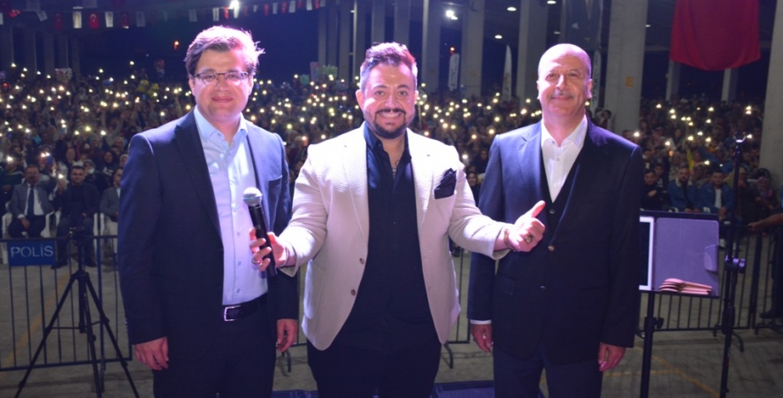 Binlerce Şuhutlu Hüseyin Kağıt Konserinde Buluştu.