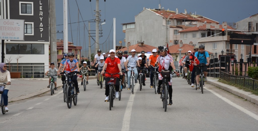 Şuhut'ta Zafer Yolu Bisiklet Turu Düzenlendi.