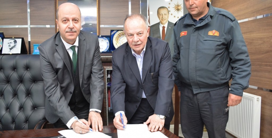 Şuhut Belediyesi’nde İşçinin Yüzünü Güldüren Ek Sözleşme