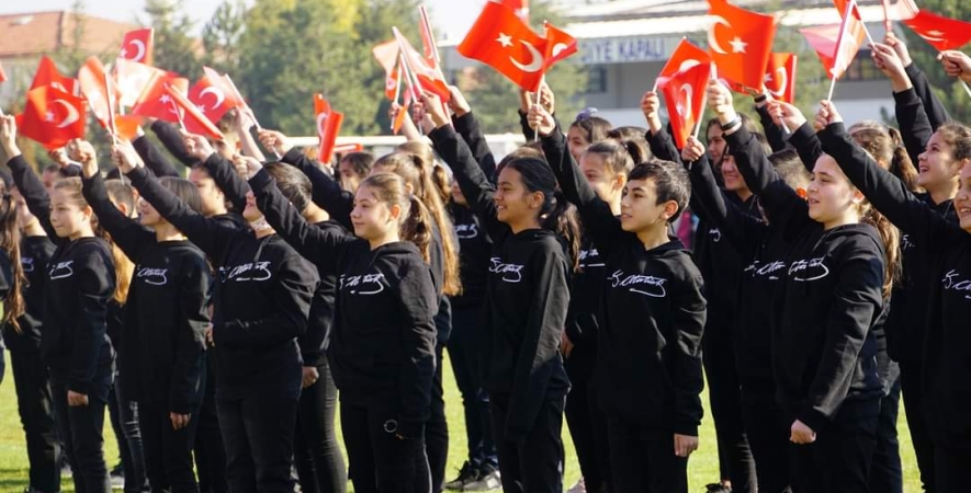 Cumhuriyetimizin 98. Yıldönümü İlçemizde Törenle Kutlandı