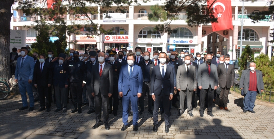 Başkan Recep Bozkurt, Çelenk Sunma Törenine Katıldı