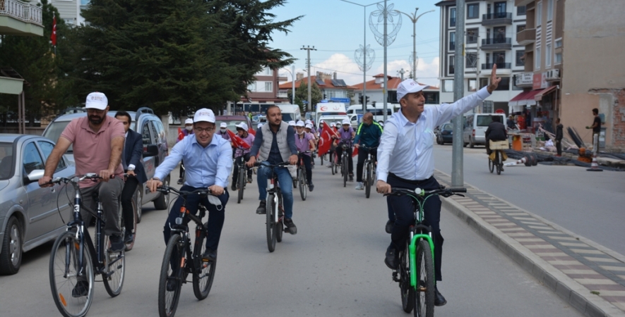 AVRUPA HAREKETLİLİK HAFTASI ETKİNLİKLERİ KAPSAMINDA ŞUHUT'TA BİSİKLET TURU YAPILDI.