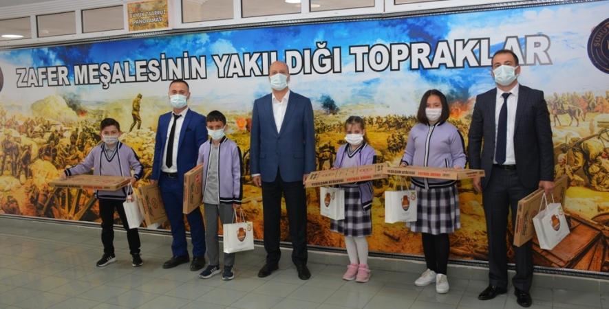 Öğrencilerden Başkan Bozkurt’a Ziyaret