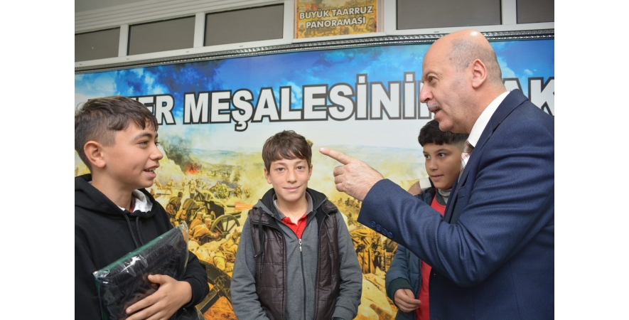 Badminton Turnuvasında Dereceye Giren Öğrencilerimizi Ağırladık.