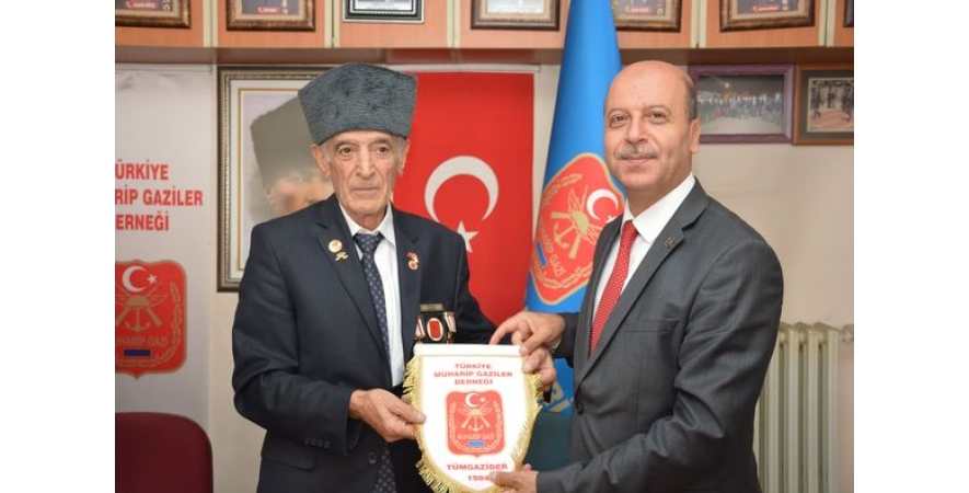 Başkan Bozkurt; Mukaddesat uğruna canlarını siper eden ve bu uğurda şehit olmayı göze alan gazilerimizin #GazilerGünü'nü tebrik ediyorum.