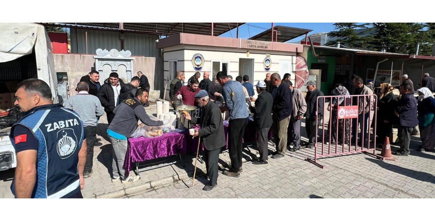 Belediye Başkanımız Muhittin Özaşkın Vatandaşlara Çorba İkram Etti.