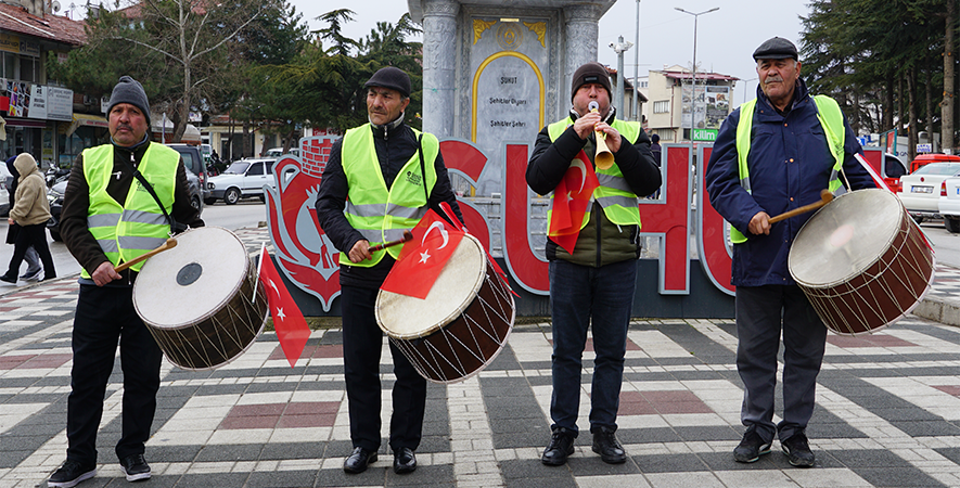 ŞUHUT'TA RAMAZAN DAVULCULARI  GELENEĞİ YAŞATILIYOR