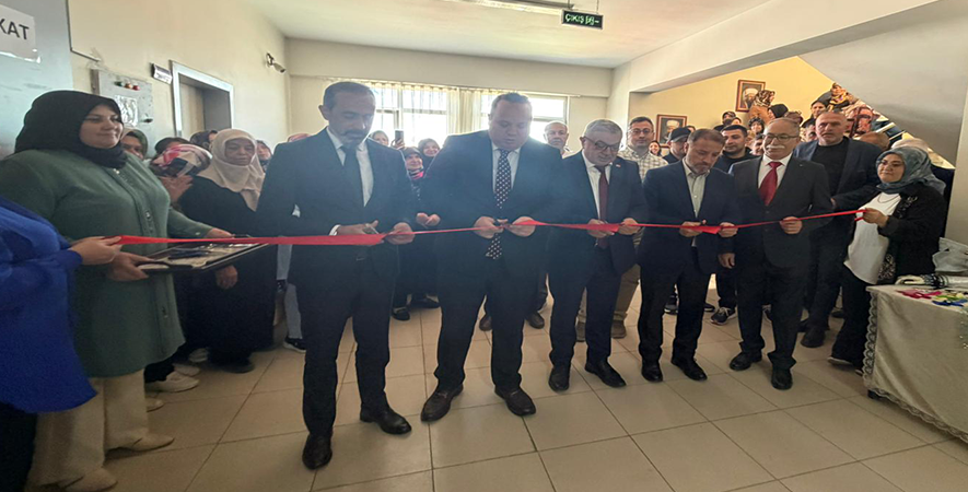 BAŞKAN ÖZAŞKIN ŞUHUT HALK EĞİTİMİ MERKEZİ YIL SONU SERGİSİ AÇILIŞINA KATILDI