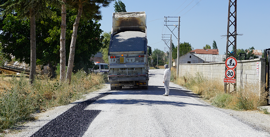 ŞUHUT’TA 10 MİLYON TL’LİK SATHİ KAPLAMA ÇALIŞMASI BAŞLADI