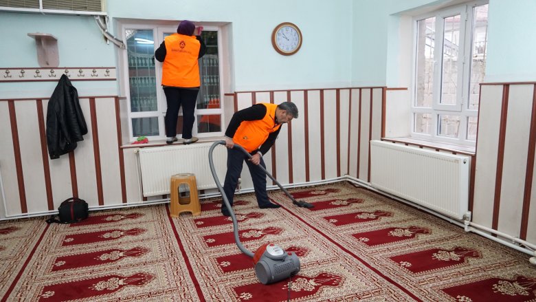 CAMİLER RAMAZAN AYI’NA HAZIR HALE GETİRİLDİ