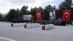 ŞUHUTLU TEMSİLİ ASKERLERE DUYGU DOLU YEMİN TÖRENİ