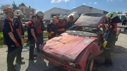 ŞUHUT İTFAİYESİNE AFAD’DAN TRAFİK KAZALARINDA KURTARMA EĞİTİMİ