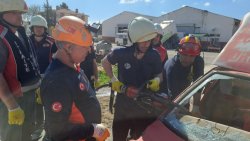 ŞUHUT İTFAİYESİNE AFAD’DAN TRAFİK KAZALARINDA KURTARMA EĞİTİMİ