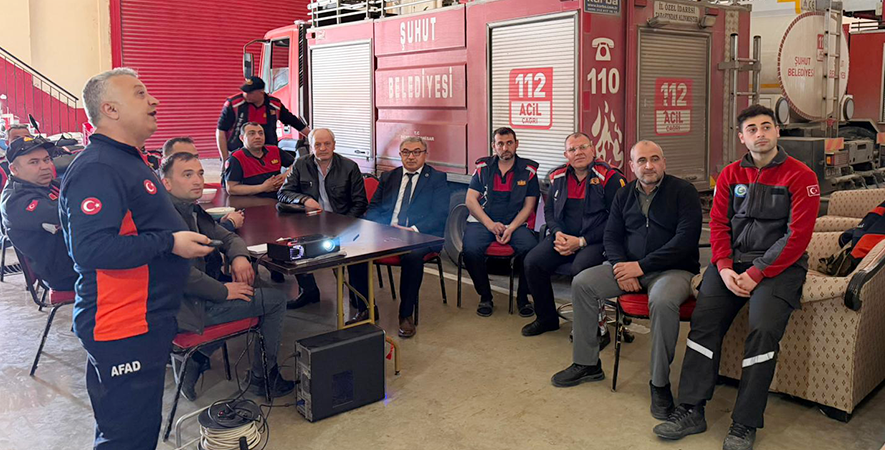 ŞUHUT İTFAİYESİNE AFAD’DAN TRAFİK KAZALARINDA KURTARMA EĞİTİMİ