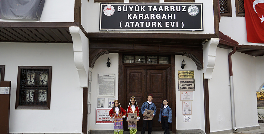 ŞUHUT’TA CUMHURİYET’İN İLANI ÖZEL KLİPLE CANLANDIRILDI